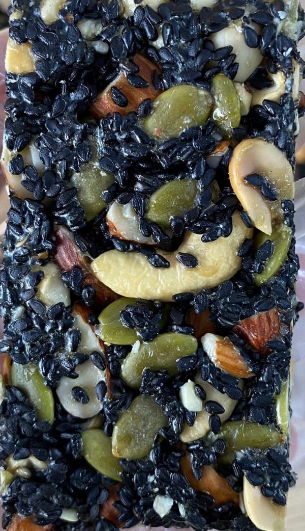 Thanh Mè Đen Mix Hạt HapuFood - Ảnh 6